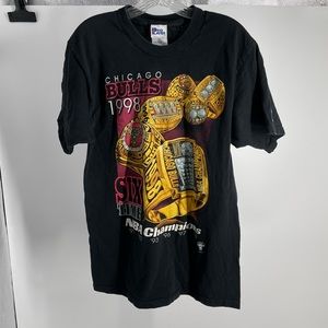 Vintage 90s Pro Player Chicago Bulls 1998 NBA Champions 6 Rings T-Shirt Men’s M